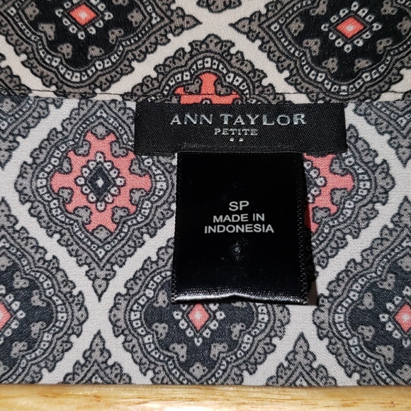 Ann Taylor Women's Blouse - Picture 4 of 6